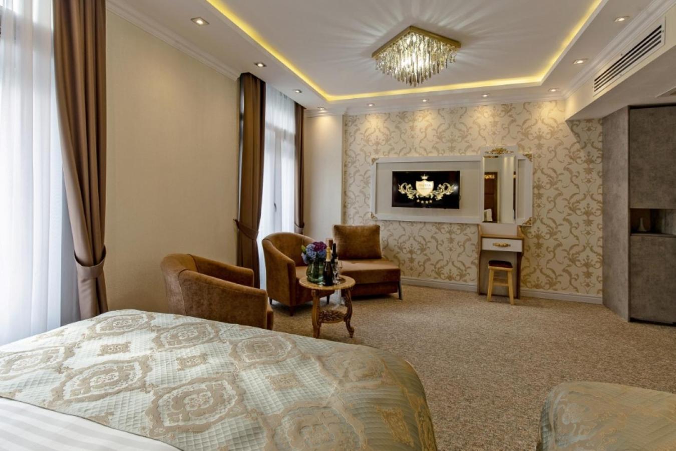 Hotel Aqua Freedom Tbilisi Esterno foto