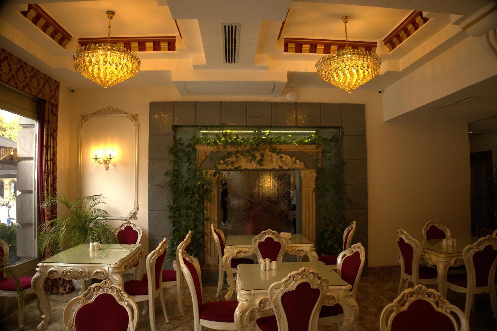 Hotel Aqua Freedom Tbilisi Esterno foto