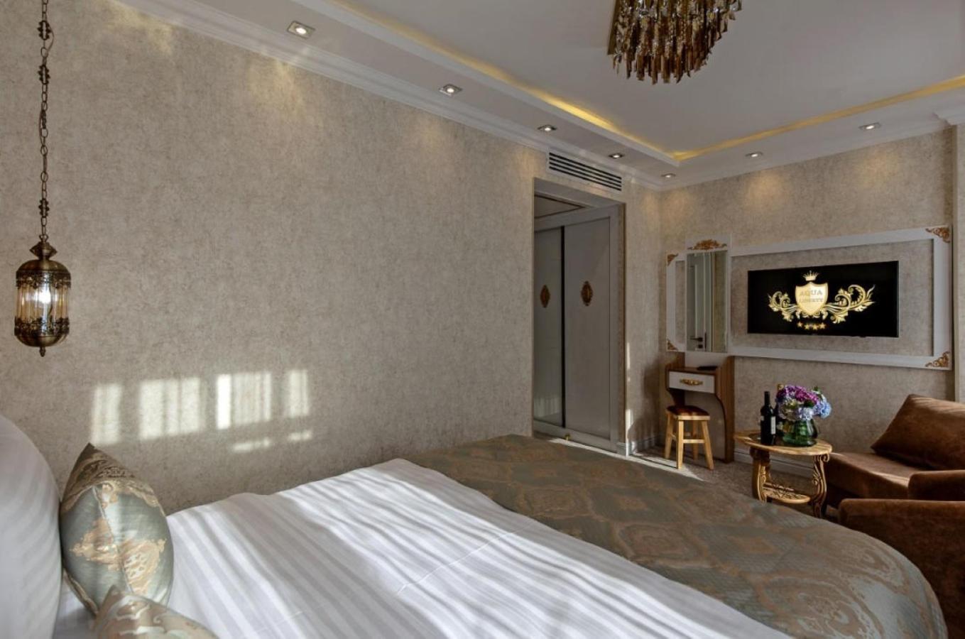 Hotel Aqua Freedom Tbilisi Esterno foto